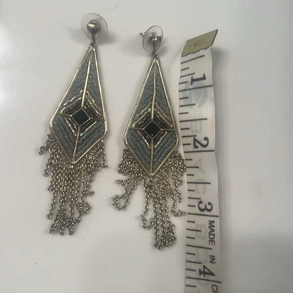Stella and Dot 3.5inch chandelier earrings - Picture 2 of 3